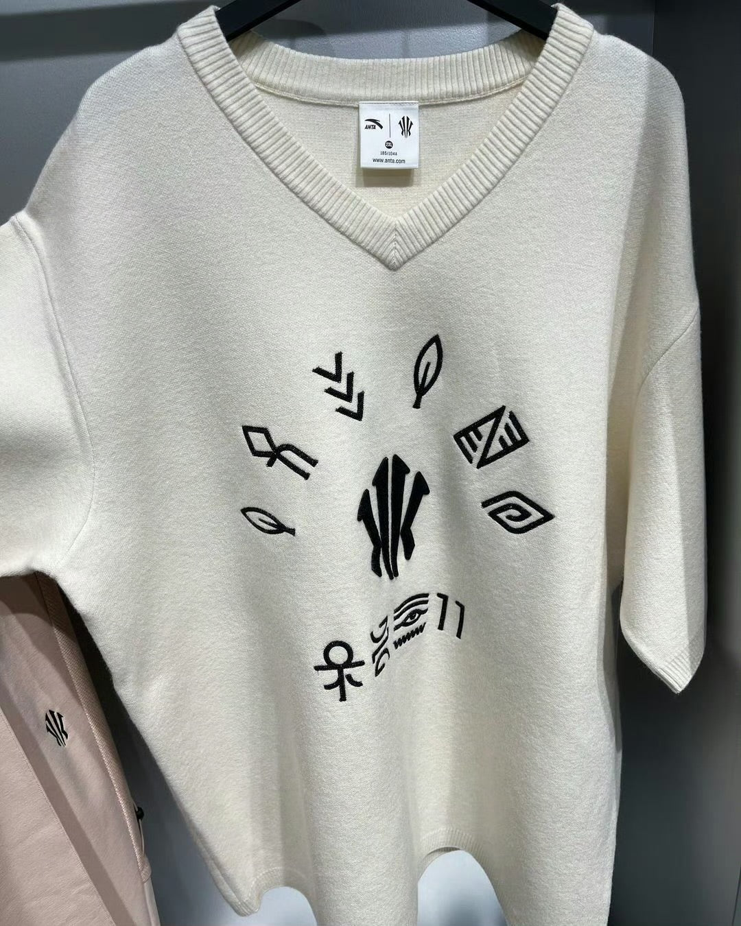 Anta Hélà Style 1 Global Show Knitted T-shirt