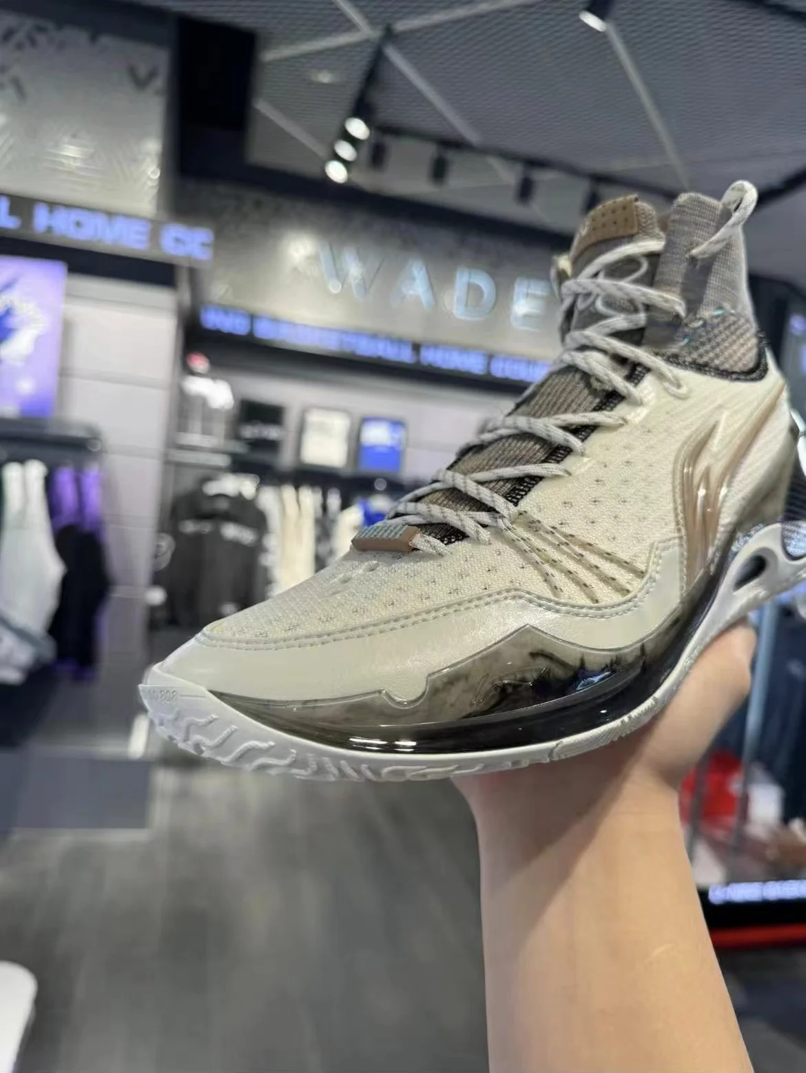Li-Ning Wade 808 3 Ultra V2 - Year of the Dragon - Image 3
